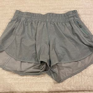 LULULEMON tracker 4 inch short